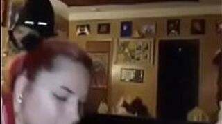 Подруги-лесбиянки сосут мои яйца и дрочат до спермы - порно видео