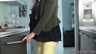 Первый раз и волосатая тинка со спермой в рот, подборка, играем с возбужденной девушкой - порно видео