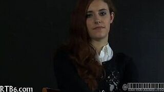 Ангел приобретает бессмысленную порку палкой - порно видео