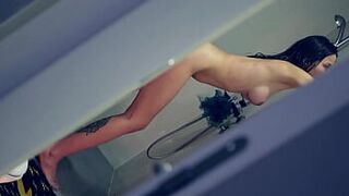 Застукал сводную сестру, пока она трахалась с дилдо в душе - порно видео