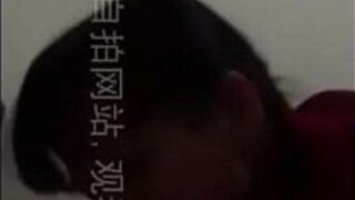 Хорошая жена сосет член для своего мужа - порно видео