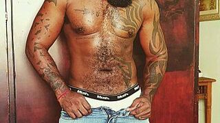 Солдат горячо отказывается в сауне - порно видео