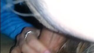 сексуальная блондинка сосет член - порно видео