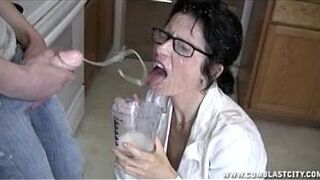 Сексуальный доктор извлечение спермы - порно видео