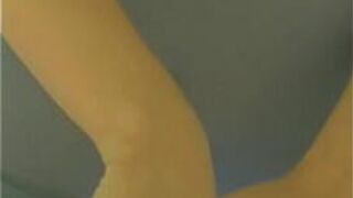 над ними маленький пенис преждевременная сперма в трусиках - порно видео
