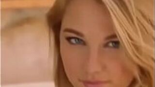 Красивая обнаженная девушка - порно видео