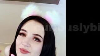 Грязную шлюху-сисси трахают в задницу - порно видео