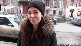 Хитрый агент - кастинг с подростком и камшот внутри Джессики Мэлоун - порно видео