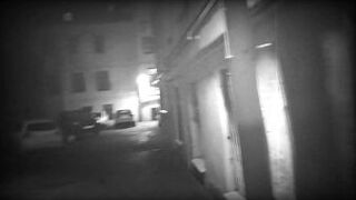 Горячая инструкция по дрочке от безумно сексуальной, грудастой и татуированной девушки-призрака в заброшенном доме - порно видео