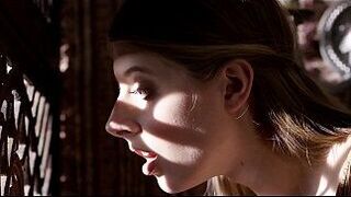 Дева очищает потом мастурбирует - порно видео