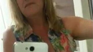 Зрелые мастурбирует - порно видео