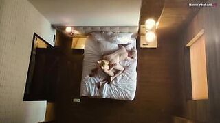 Я трахаю анал моего парня в моем новом домашнем женском доминировании - порно видео