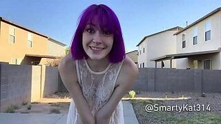 Раздевание на виду у всех соседей - порно видео