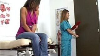 Кэссиди Клэй идет на физический экзамен - порно видео