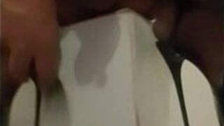 Сисси играет - порно видео